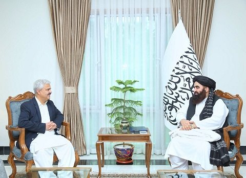 Afghanistan’s Foreign Minister met with Pakistan’s Deputy Minister of Commerce