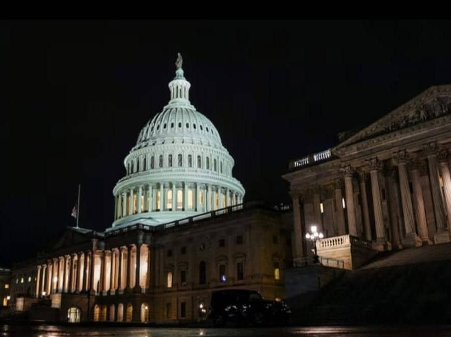 U.S. Senate Approves Plan to Reopen Federal Government