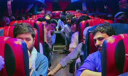 105 Afghan detainees released from Pakistani prisons and repatriated