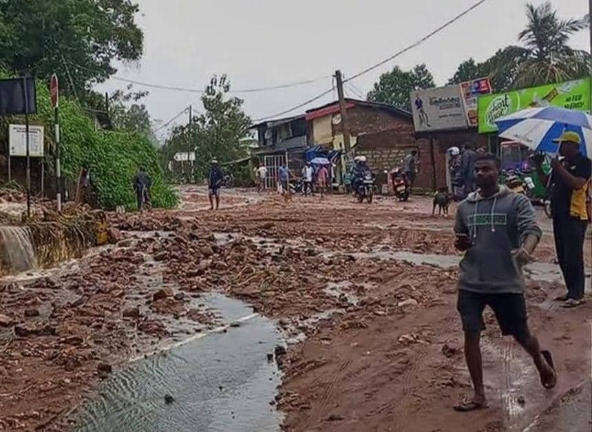 Seven Killed, Thousands Displaced by Floods and Landslides in Sri Lanka