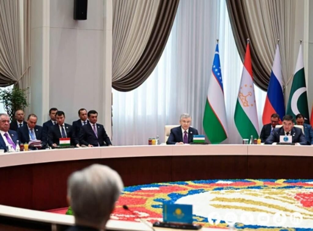 Mirziyoyev: Shanghai Cooperation Organization Should Resume Talks with Afghan