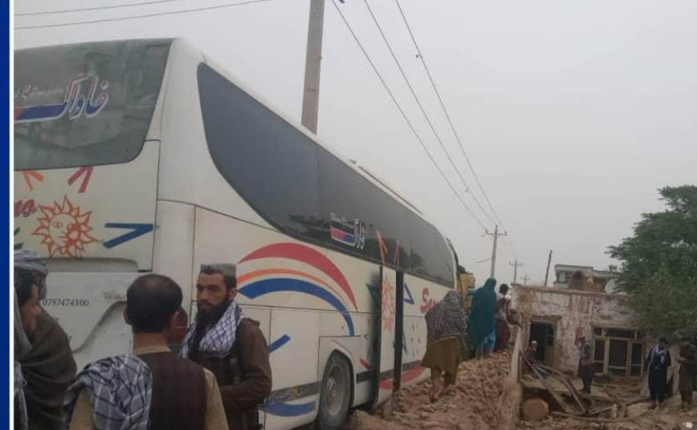 په بغلان کې د یوې ترافیکي پېښې له امله ۱۶ تنه مړه او ټپیان شول.