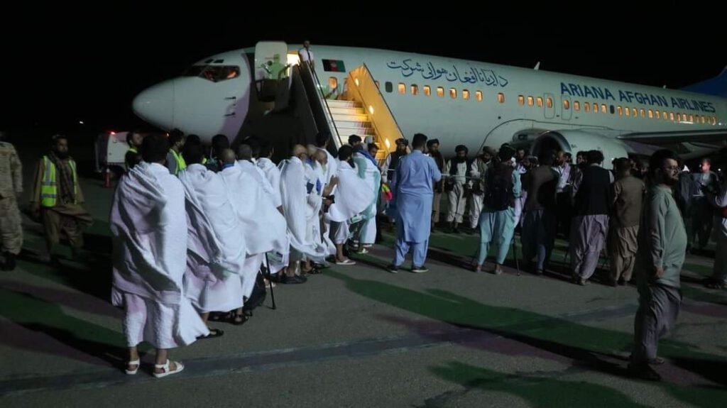 د هرات له هوايي ډګره سعودي عربستان ته لومړۍ الوتنه ترسره شوه