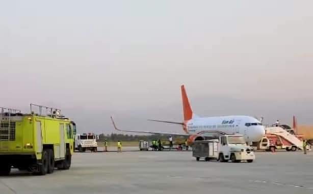 وروسته له هغې، چې د ټرانسپورټ او ملکي هوایي چلند وزارت د یاد هېواد پر فضاء د نړیوالو الوتنو د زیاتیدو خبر ورکړ، هم مهاله د اقتصادي چارو کارپوهانو دا د افغانستان اقتصاد او پر فضاء یې د نړیوال اعتبار د زیاتیدو لپاره یو ښه زیری او پیل ګڼي.