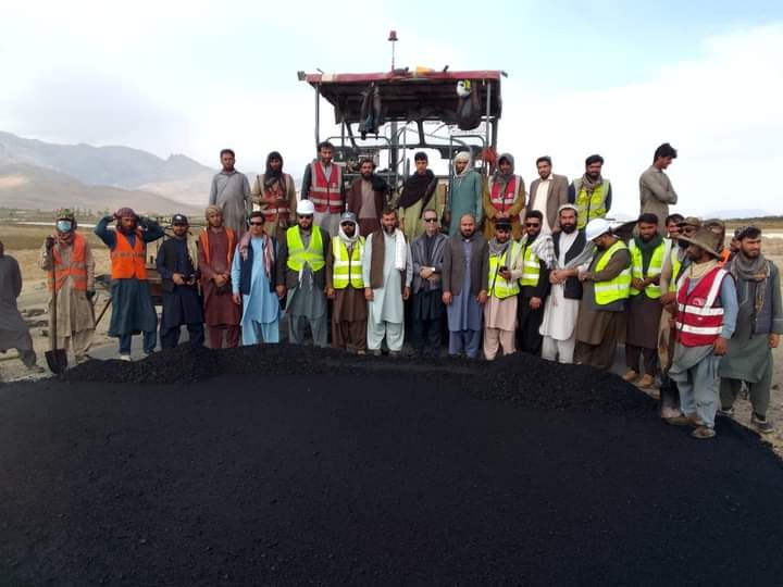 د کابل-کندهار د ۱۰۲ کیلومټره لویې لارې د پخولو چارې بشپړې شوې