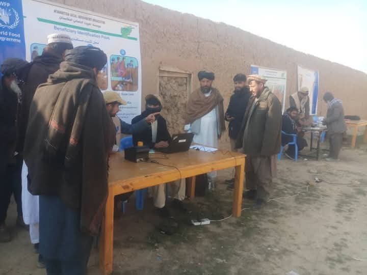 د کندز ولایت په علي آباد ولسوالۍ کې نږدې دوه زره کورنیو ته خوراکي توکي ویشل شول