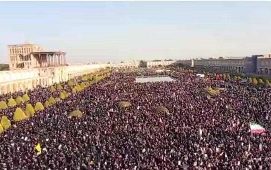 تهران کې د خامنهيي د مړینې په غبرګون لاریونونه روان دي.