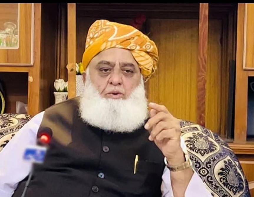 فضلالرحمن: پاکستان له سختو سیمهییزو او نړیوالو ننګونو سره مخ دی