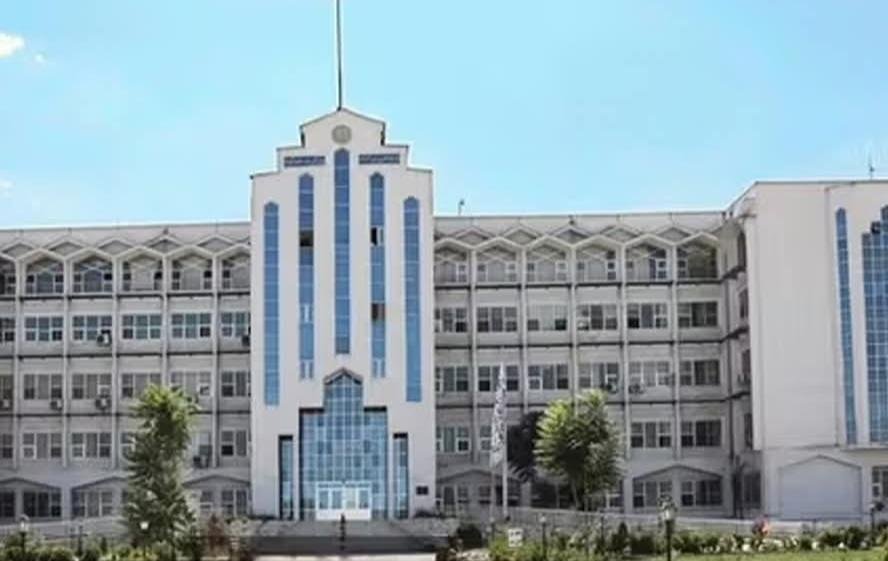 عدلیې وزارت د امارتي ځمکو او نومرو پېر او پلور منع اعلان کړ