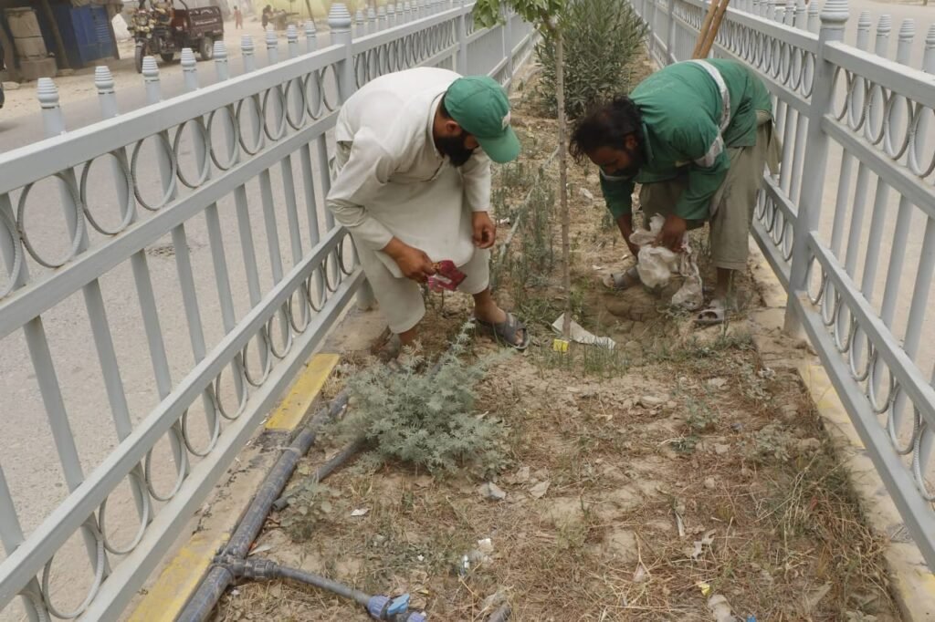 د کندز ښاروالۍ لخوا د ښار د پاکوالي او سمسورتیا چارې په چټکۍ سره روانې دي!