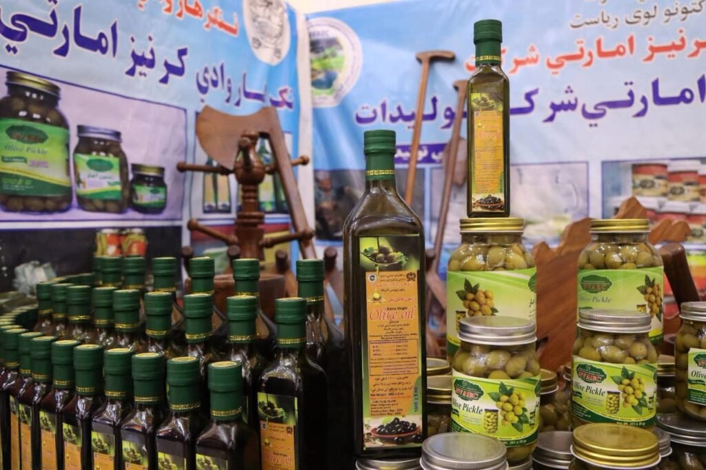د صنعت ملي نندارتون کې د ننګرهار د زیتونو او لرګینو تولیداتو ننداره