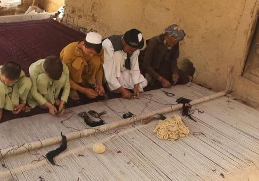 د افغانستان د غالیو صادرات زیات شوي؛ نږدې یو میلیون کسان په دې صنعت کې بوخت دي