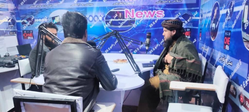 بحث رادیویی روی آگهی دهی پیرامون محو و ریشه کن سازی بیماری پولیو یا فلج کودکان