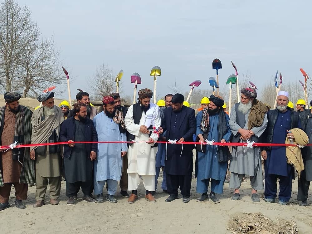 با آغاز کار پاکسازی یک کانال بزرگ در کندز، زمینه کار برای صدها نفر فراهم شده است