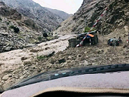 جاده عمومی پنجشیر بر اثر جاری شدن سیلابها مسدود شد.