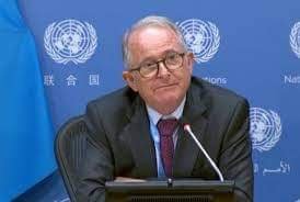 ریچارد بنت گزارشگر ویژه شورای حقوق بشر سازمان ملل متحد برای افغانستان، از۱.۱ میخواهد که از تصمیم خود صرفنظر کند و اجازه دهد او به افغانستان سفر کند