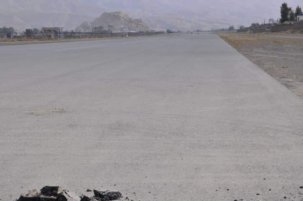 دفتر والی ولایت بامیان میگوید که پروژهی ترمیم میدان هوایی این ولایت امروز آغاز شده است.