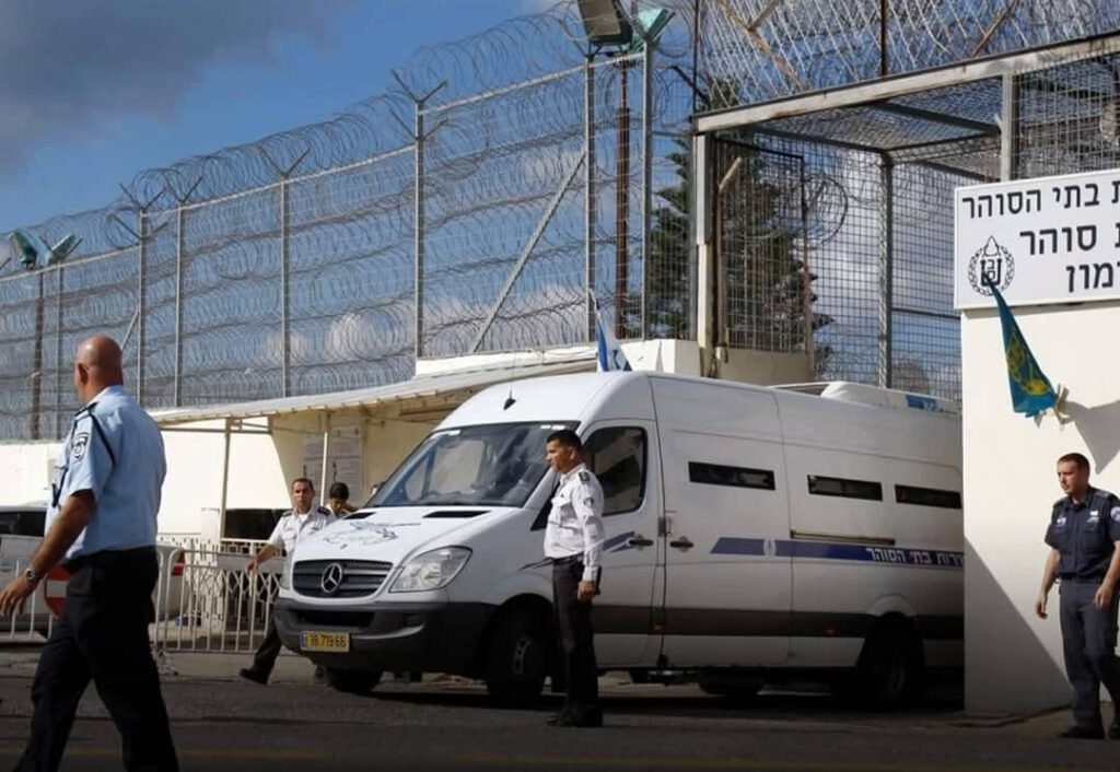 ۹۰ فلسطینی از زندان های اسرائیل رها شدند.