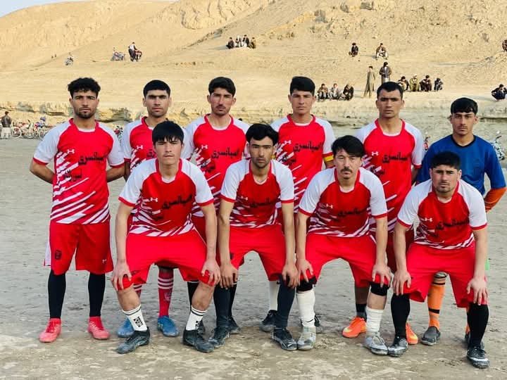رقابتهای فوتبال میان ١۰ تیم در ولسوالی امام صاحب آغاز شد .