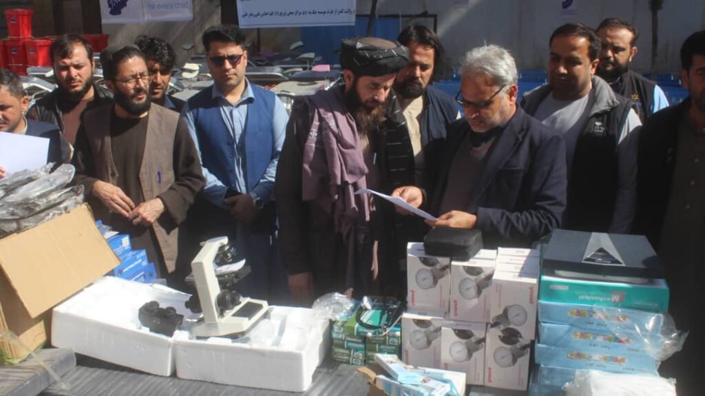 توزیع تجهیزات طبی و غیر طبی برای ۴۵ مرکز صحی از سوی مؤسسه جک در کندز