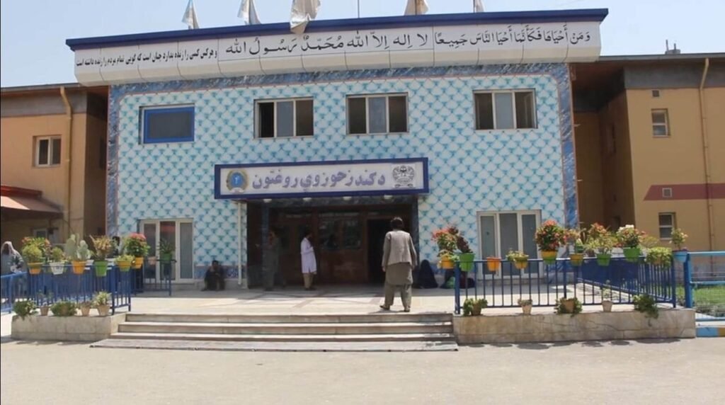 وزیر صحتعامه: تلاش برای ارتقای ظرفیت کارمندان صحی ادامه دارد