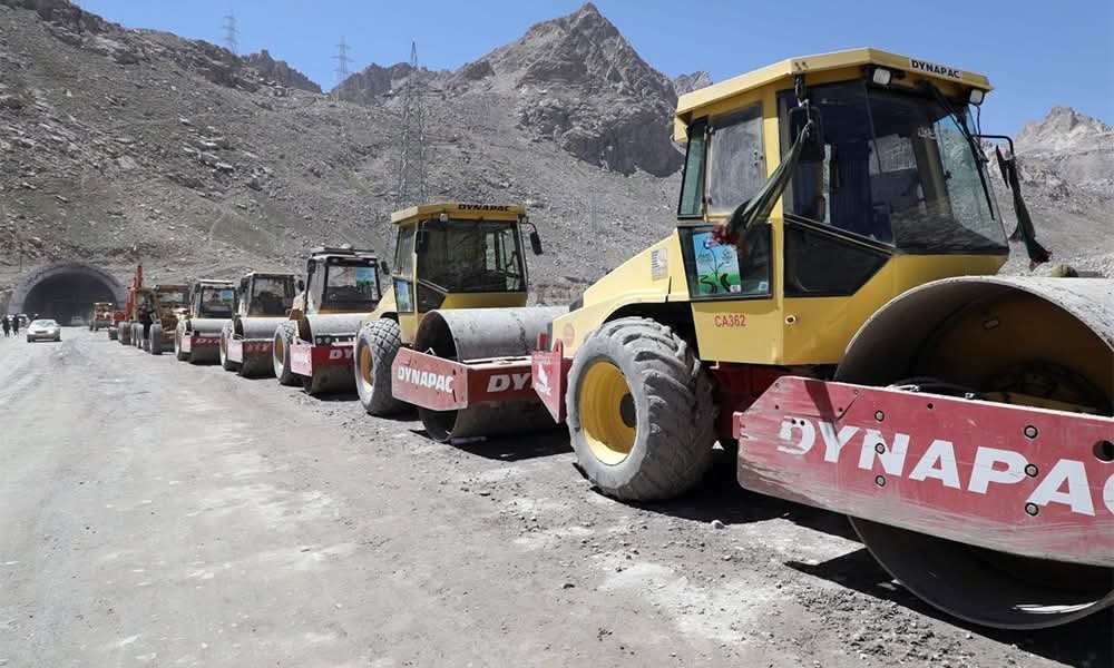 آغاز بازسازی بخشهای باقیمانده شاهراه سالنگ؛ مسیر اصلی بهطور موقت مسدود شد