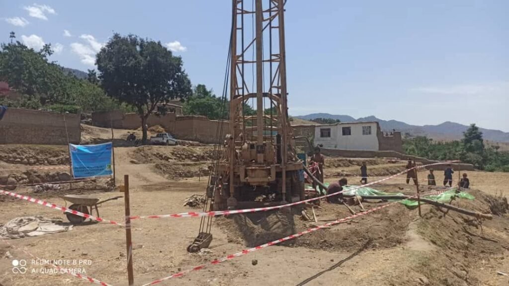 آب آشامیدنی صدها خانواده در لغمان فراهم میشود