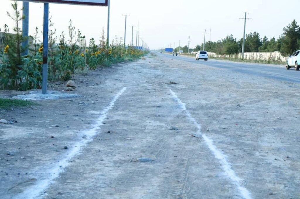 آغاز قیرریزی سرک میدان هوایی تا شهرنو مزارشریف