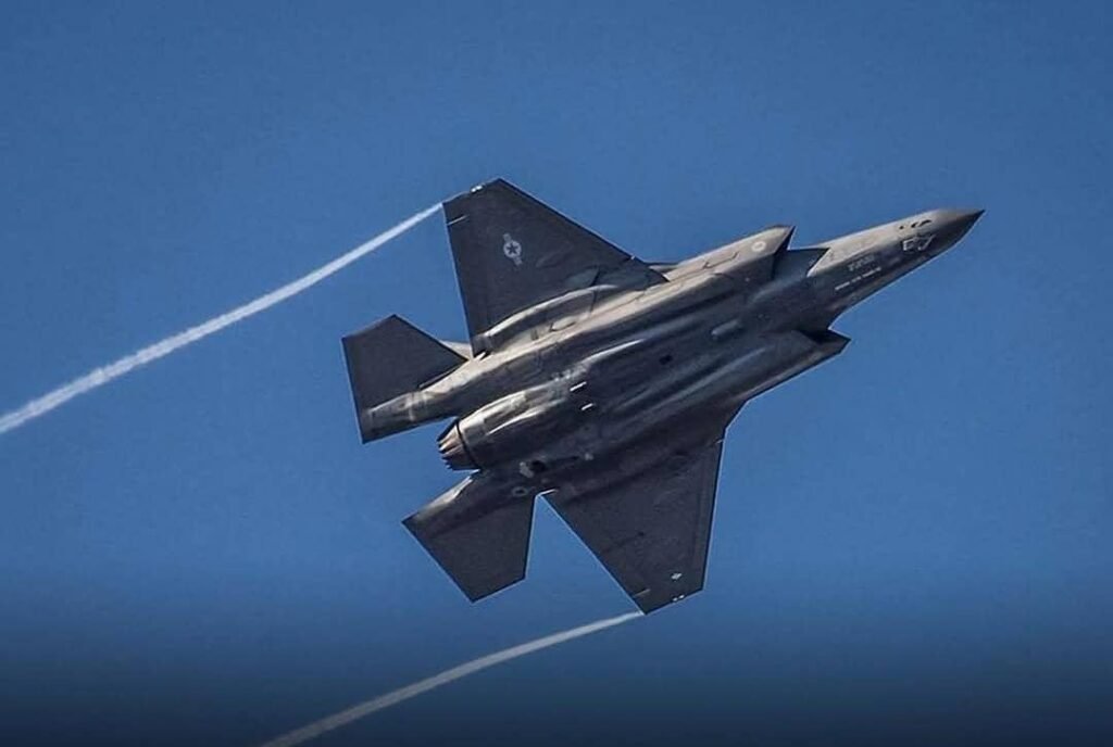 «حمله هوایی آمریکا در کارائیب؛ ۴ کشته در انفجار کشتی مظنون به قاچاق»