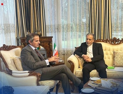 وزیرخارجه ایران با مدیرکل آژانس بین المللی انرژی اتمی دیدار کرد.