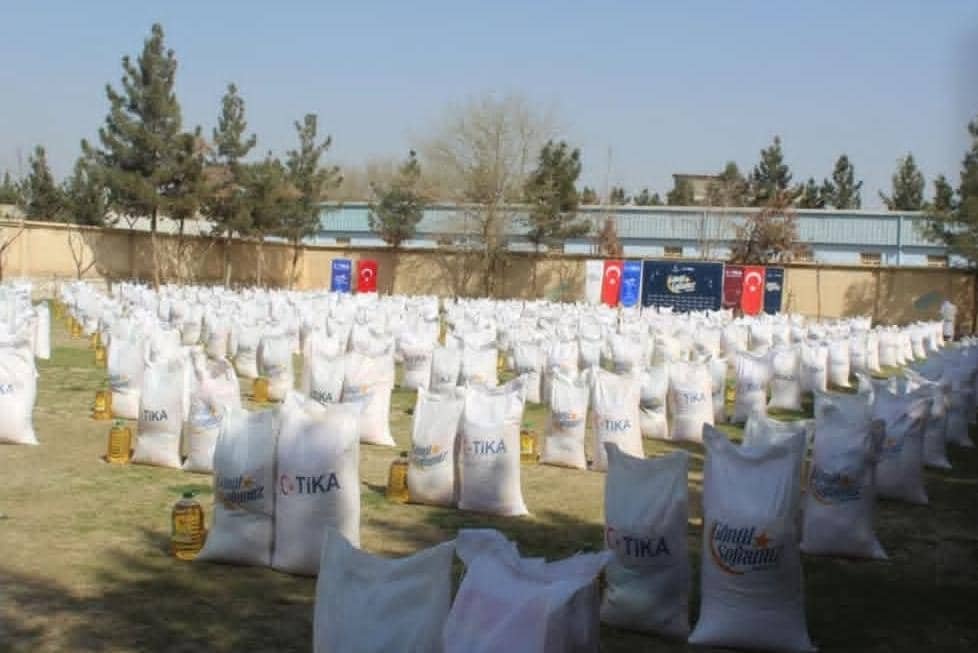 کمک غذایی برای خانوادههای نیازمند در کندز