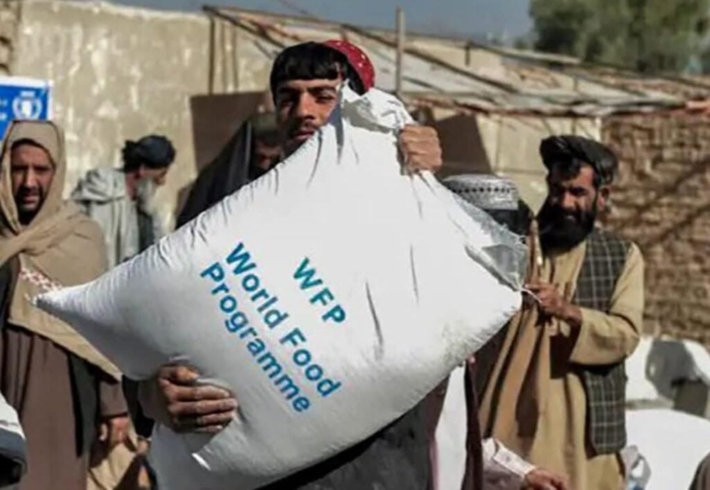 آغاز توزیع کمکهای عاجل غذایی برای خانوادههای آسیبدیده از درگیریهای افغانستان و پاکستان