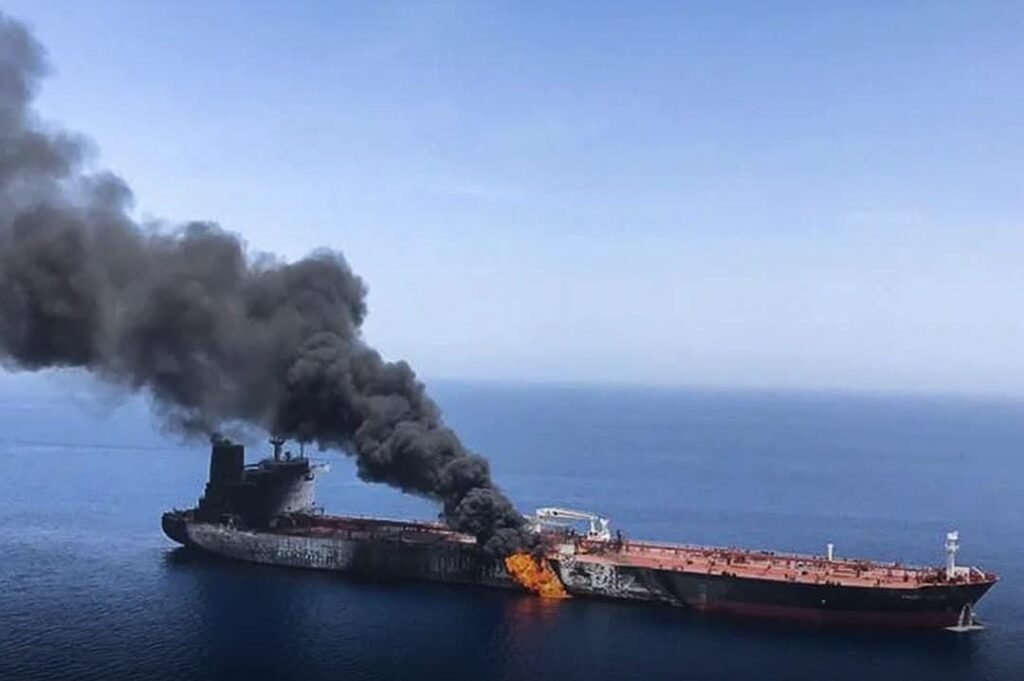 سپاه ایران: دو نفتکش در تنگه هرمز منفجر شد