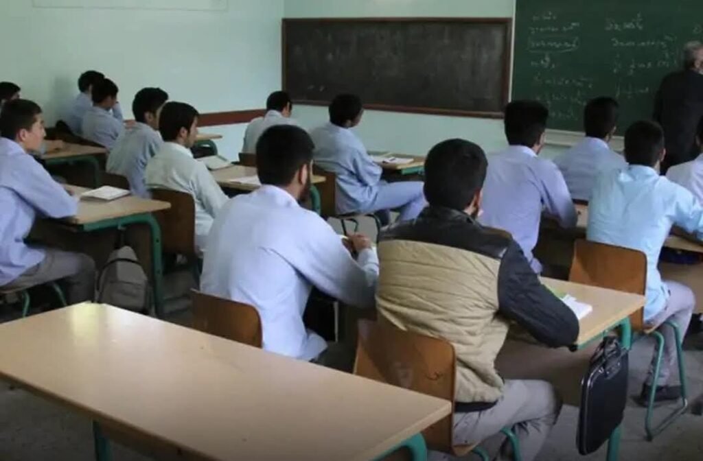 مجاهد: بیش از ۱۱.۸ میلیون دانشآموز و دانشجو در افغانستان مصروف آموزشاند