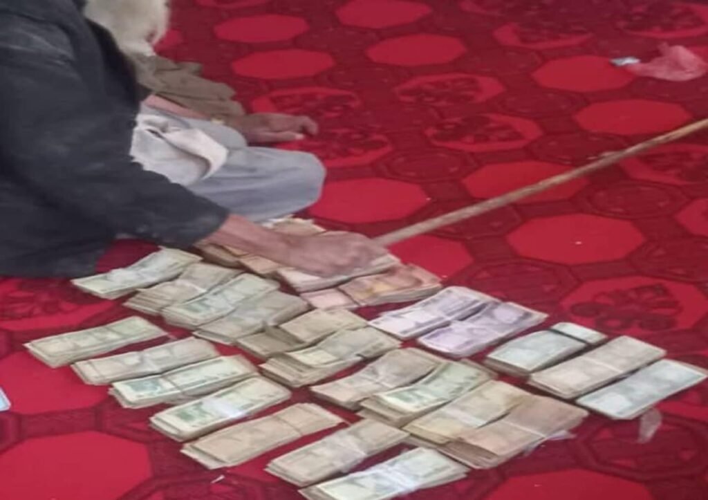 گداگر حرفهای با ۱۱۰ هزار افغانی در میمنه بازداشت شد